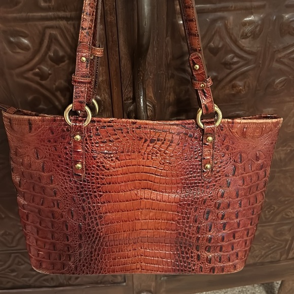 Brahmin leather handbag—beautiful! 9.5” x 14” - Picture 4 of 7